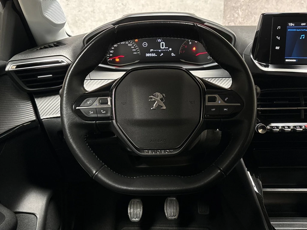 Peugeot 208 – foto 11
