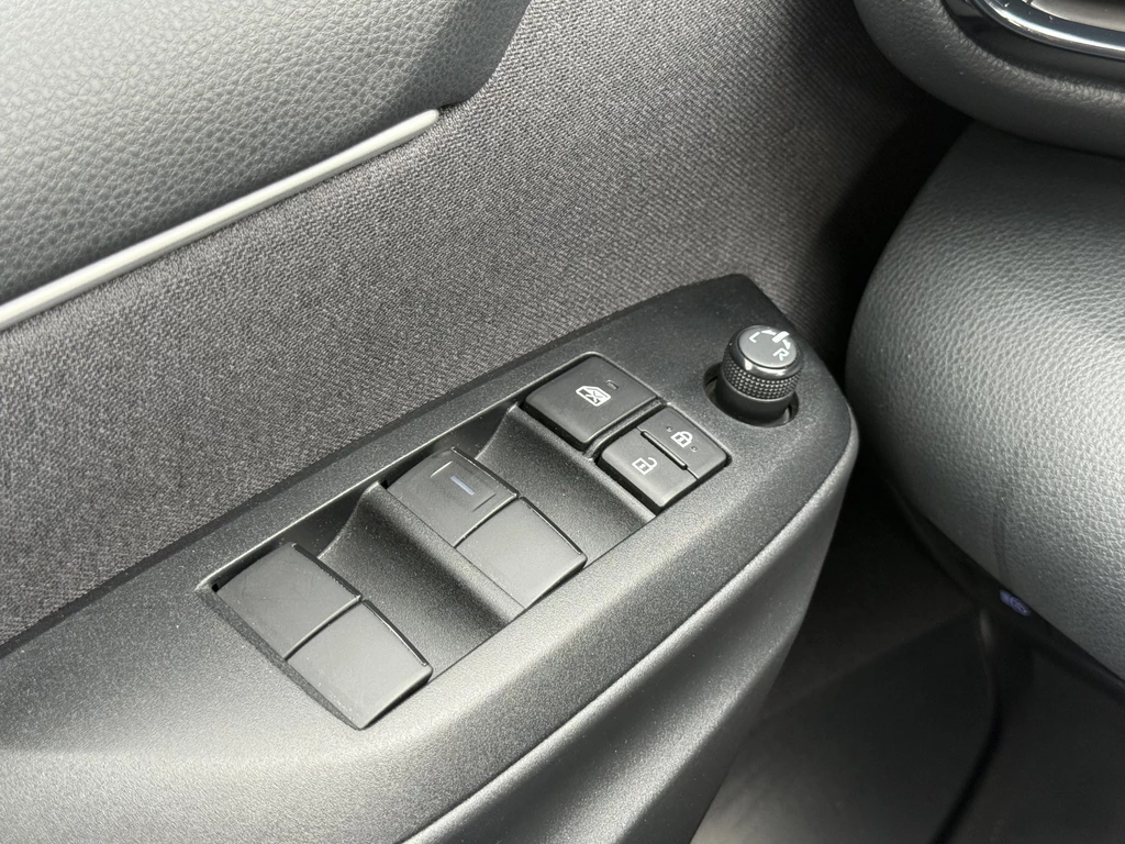 Toyota Yaris – foto 12