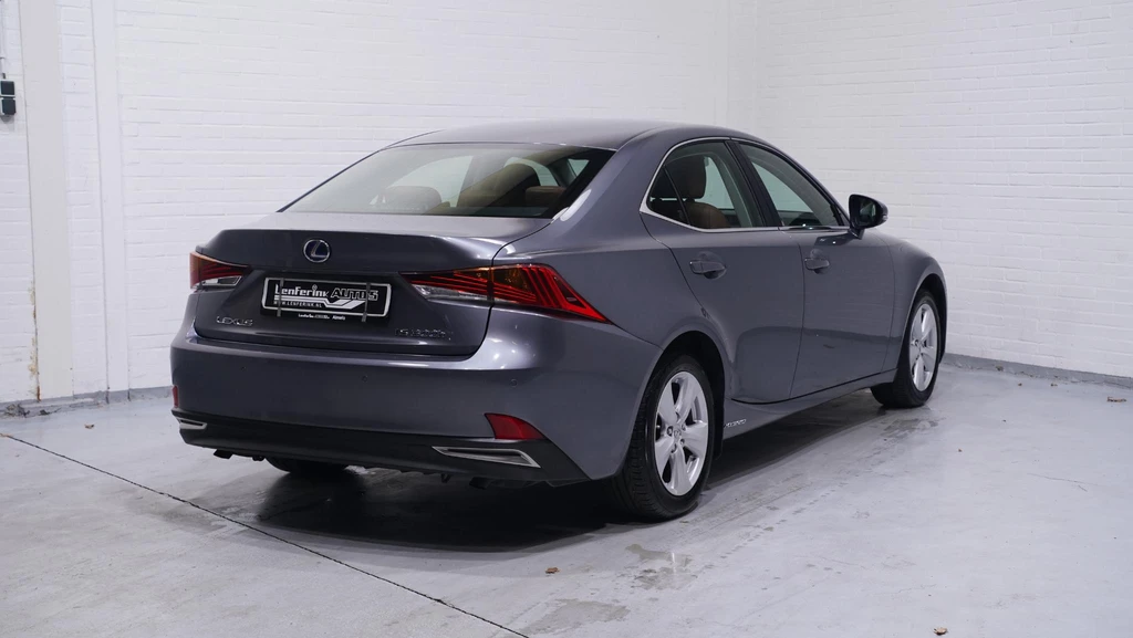 Lexus IS – foto 5
