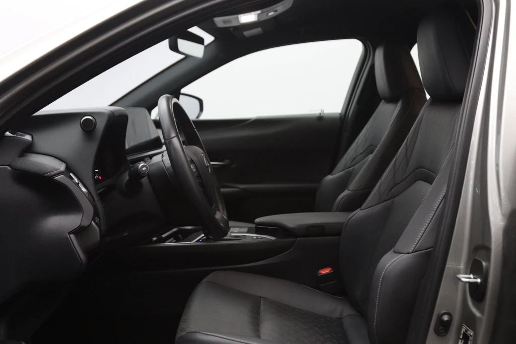 Lexus UX – foto 11