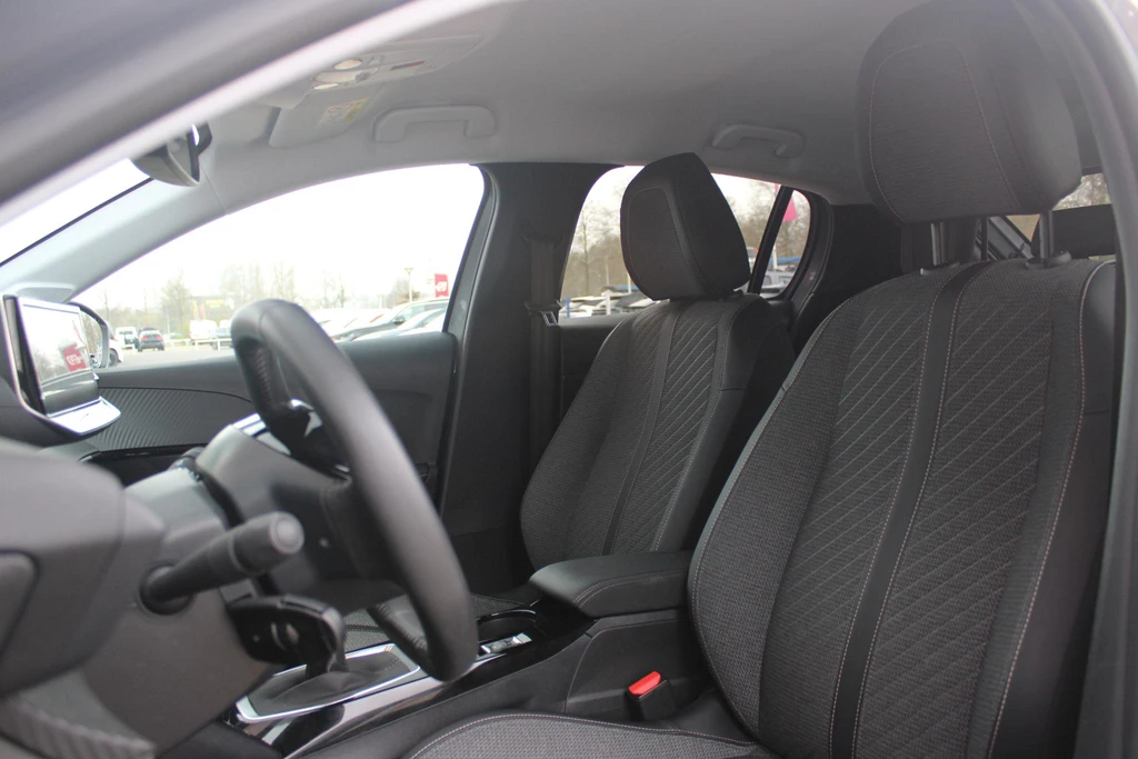Peugeot 208 – foto 8
