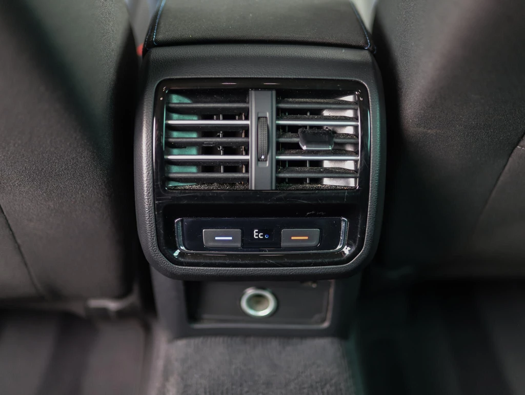 Volkswagen Passat – foto 30