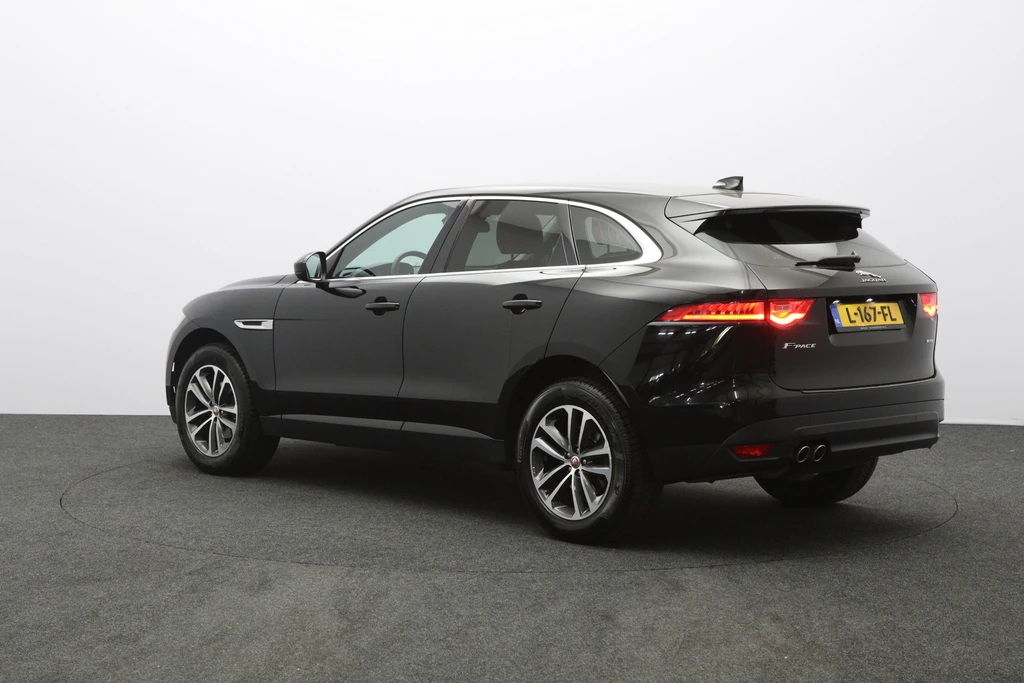 Jaguar F-PACE – foto 3
