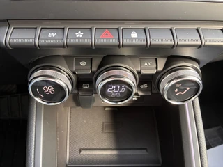 Renault Clio – thumbnail 25