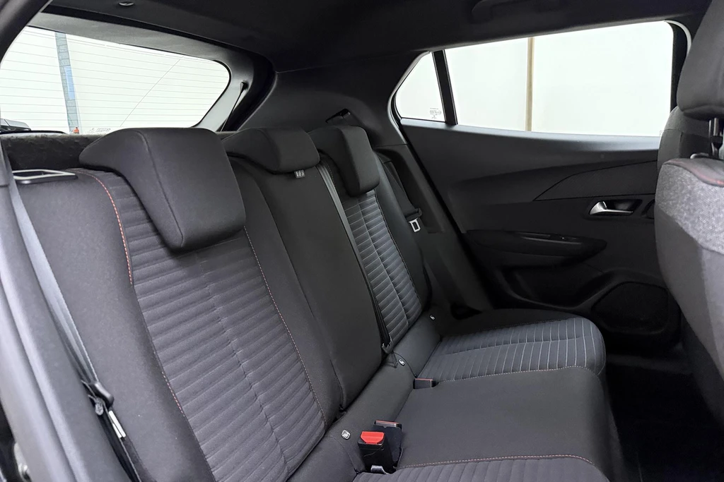 Peugeot e-2008 – foto 15