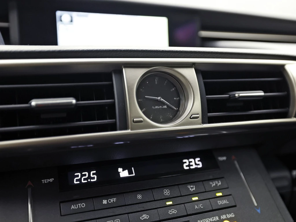Lexus IS – foto 11