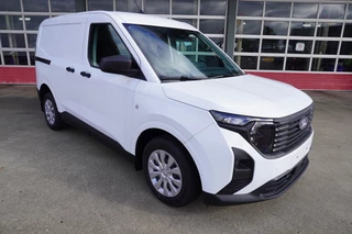 Ford Transit Courier – thumbnail 9