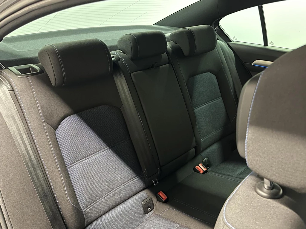 Volkswagen Passat – foto 12