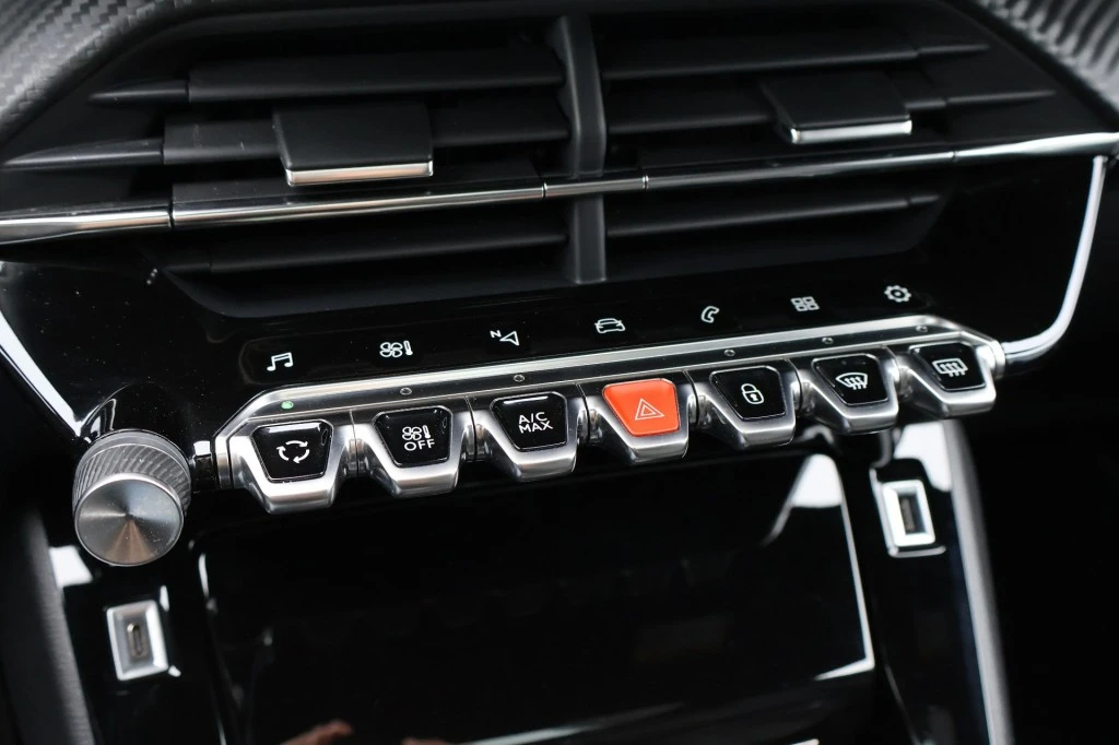 Peugeot 208 – foto 31