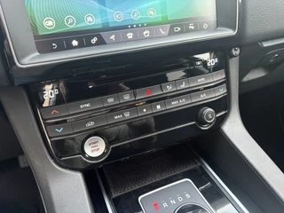 Jaguar F-PACE – thumbnail 18