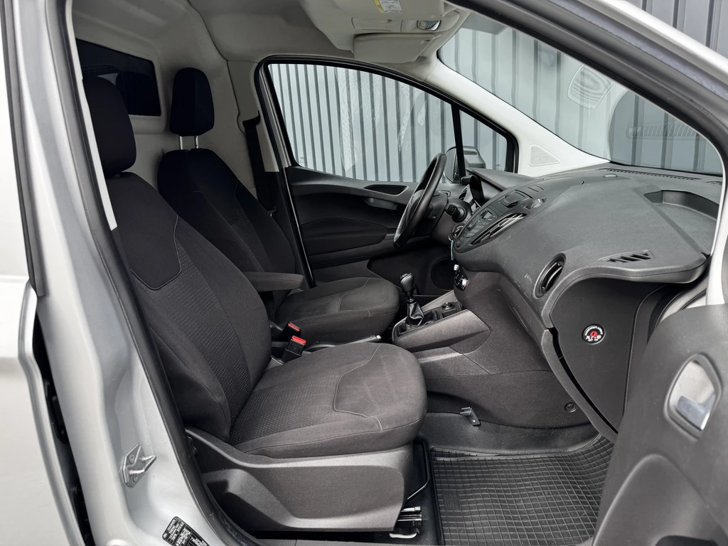 Ford Transit Courier – foto 24