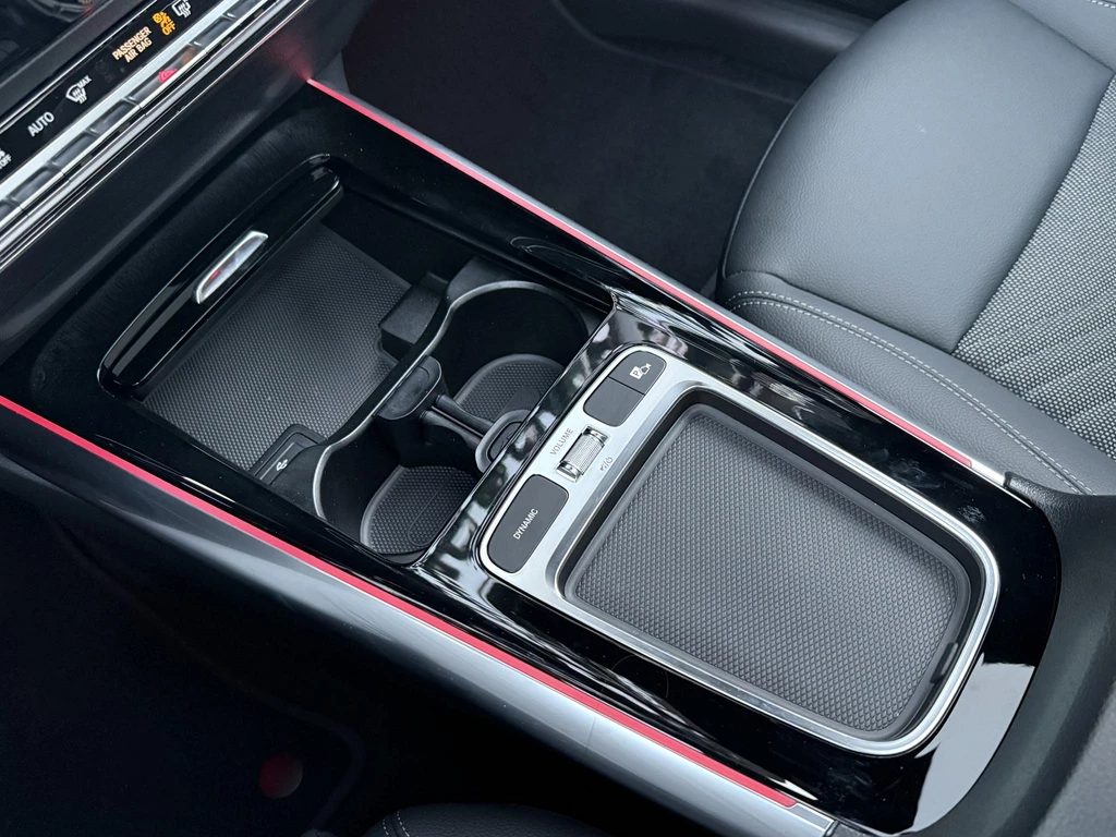 Mercedes-Benz EQA – foto 12
