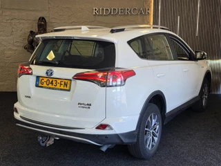 Toyota RAV4 – thumbnail 4