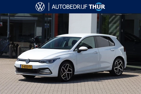 Volkswagen Golf 1.4 eHybrid Style PL €682 p/m* 204PK / 150kW Afneembare trekhaak, ErgoActive, LED plus + strip, verwarmbare voorstoelen, keyless, travel assist, spiegelpakket met geheugen, digital cockpit pro, pre-crash, ACC met Stop&Go, draadloos app connect, achteruitrijcamera, head-up display, lich&zicht, multimedia plus, comfort pakket,