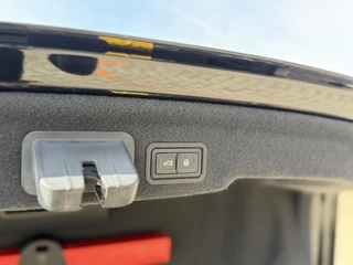 Audi S8 – thumbnail 32