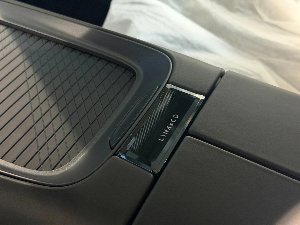 Lynk & Co 08 – foto 23
