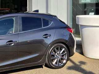 Mazda 3 – thumbnail 4