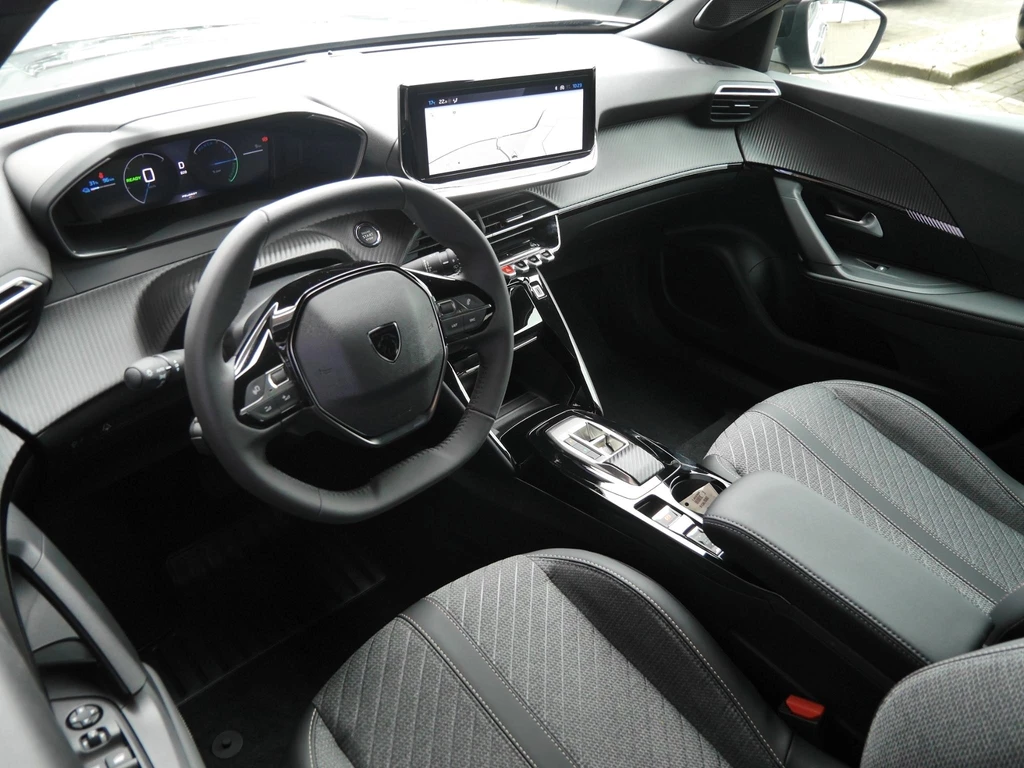 Peugeot e-2008 – foto 8