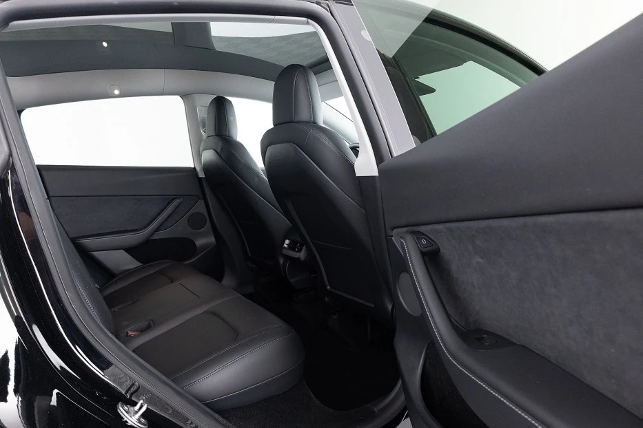 Tesla Model Y – foto 11