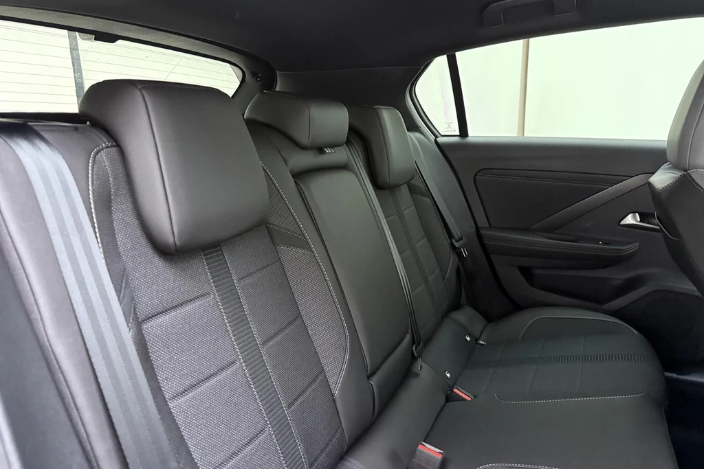 Opel Astra – foto 13