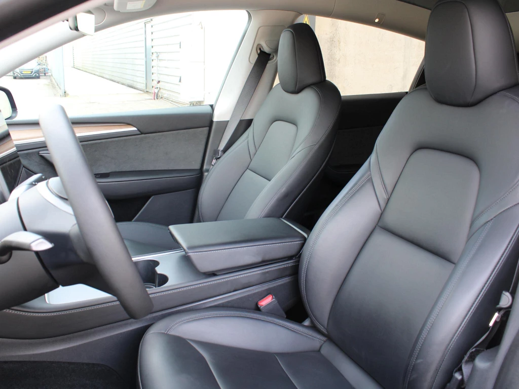 Tesla Model Y – foto 11