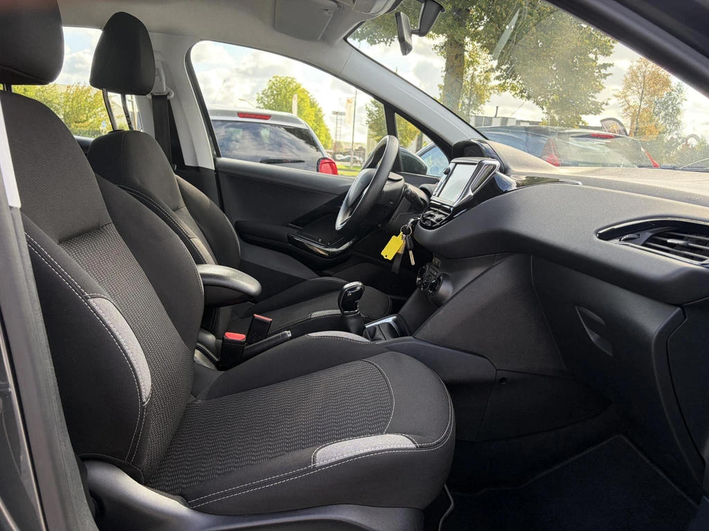 Peugeot 208 – foto 8