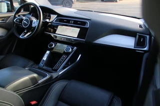 Jaguar I-PACE – thumbnail 10