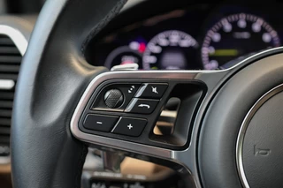 Porsche Cayenne – thumbnail 44