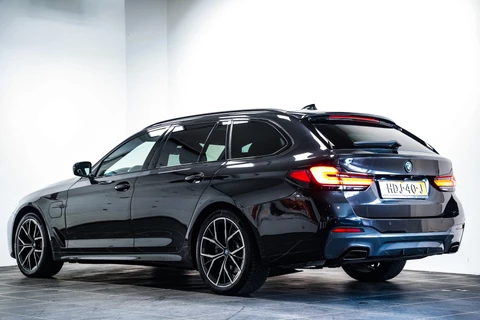 BMW 5 Serie Touring 530e xDrive High Executive M Sport|93,7% SOH|Pano|Leder|Camera|Carplay