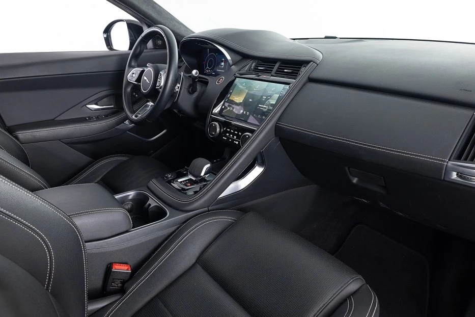 Jaguar E-PACE – foto 10