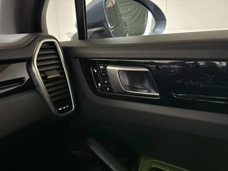 Porsche Cayenne – thumbnail 79