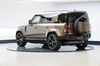 Land Rover Defender – thumbnail 3