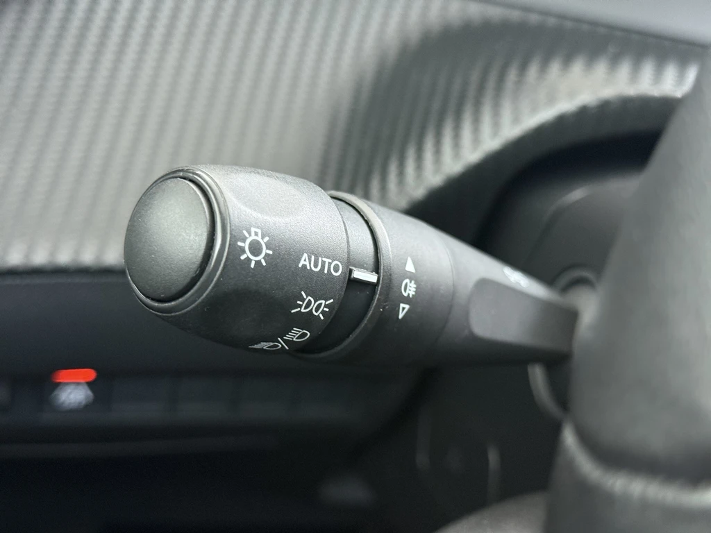Peugeot e-208 – foto 29