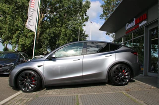 Tesla Model Y – thumbnail 2