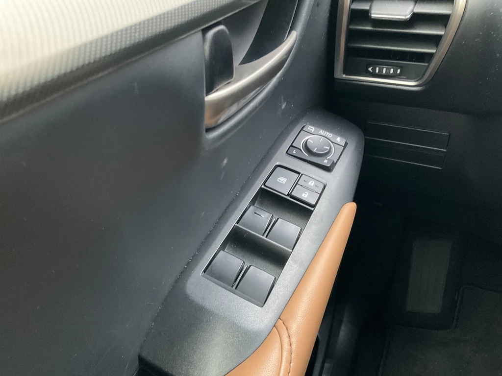 Lexus NX – foto 35