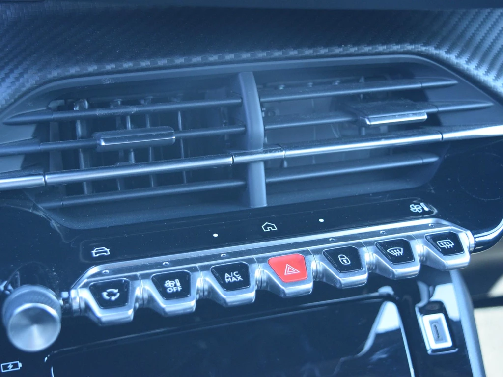 Peugeot e-2008 – foto 19
