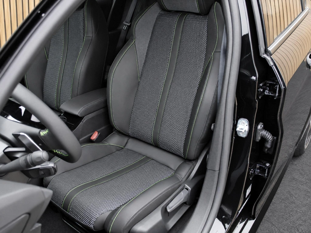 Peugeot 208 – foto 18
