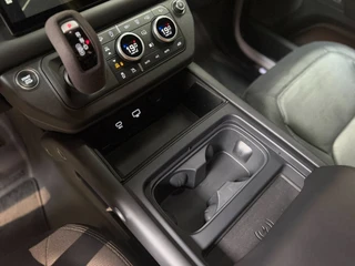 Land Rover Defender – thumbnail 23