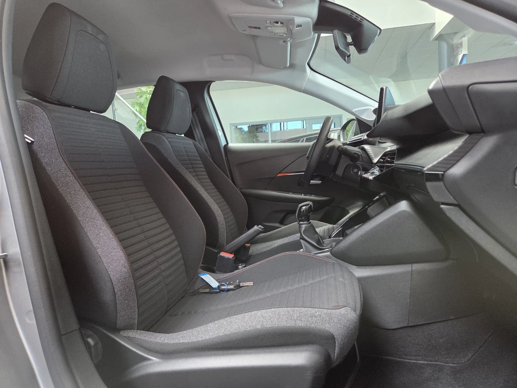 Peugeot 208 – foto 18