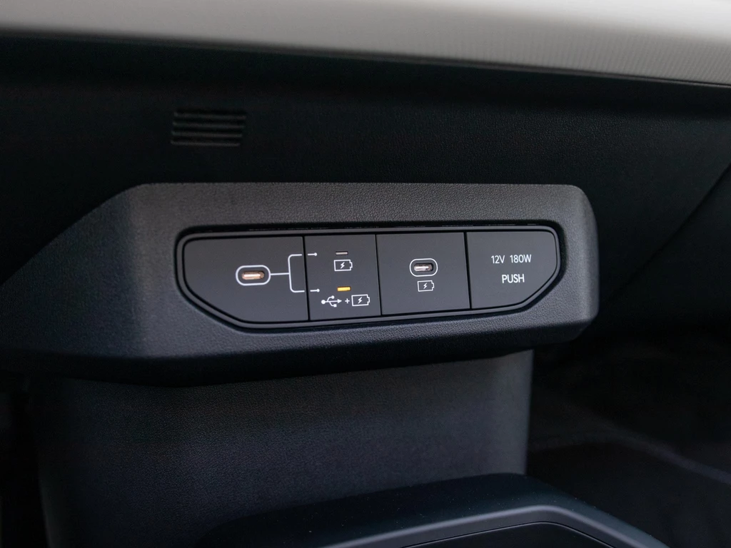 Kia EV4 – foto 21