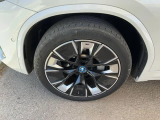BMW iX3 – thumbnail 2