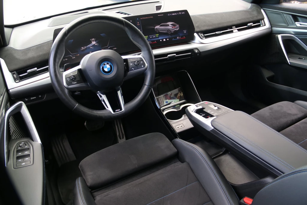 BMW iX2 – foto 9