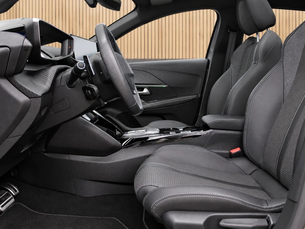 Peugeot 208 – foto 13