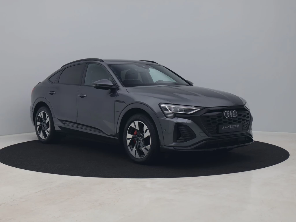 Audi Q8 Sportback e-tron – foto 5