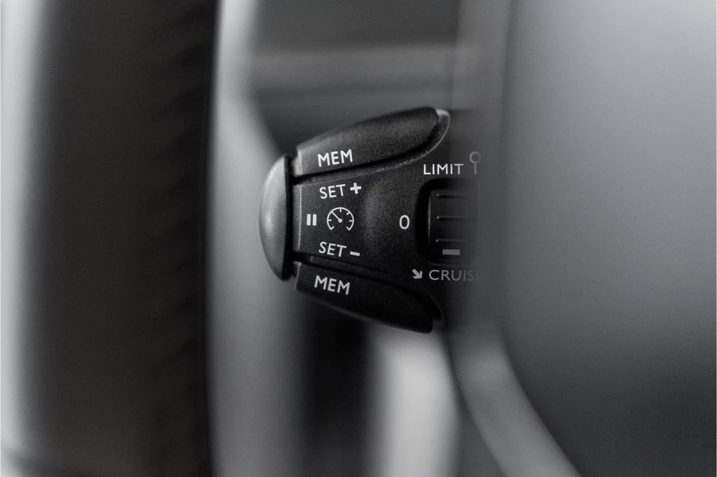 Peugeot e-208 – foto 27