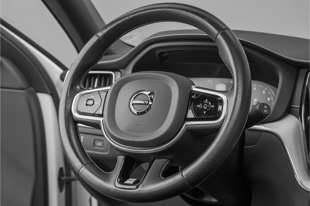 Volvo XC60 – foto 22