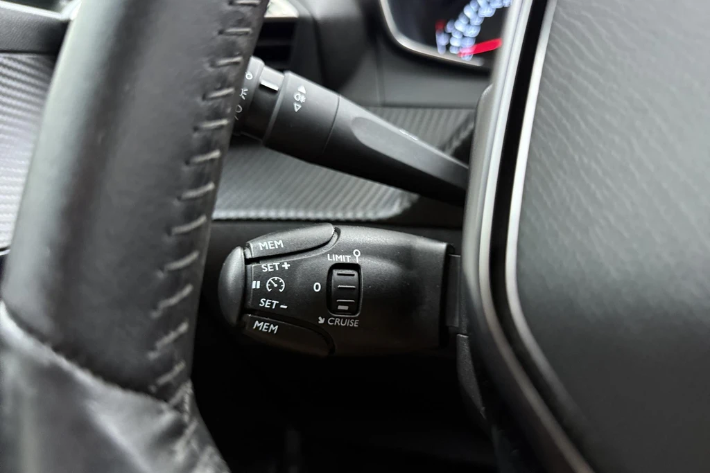 Peugeot 208 – foto 18