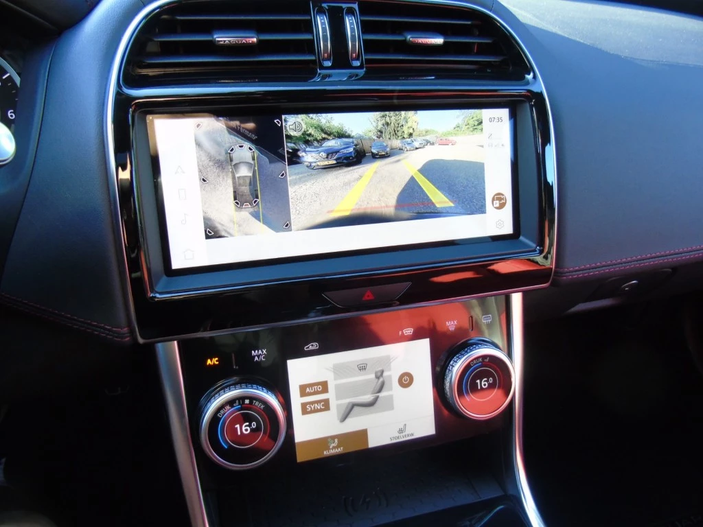 Jaguar XE – foto 26