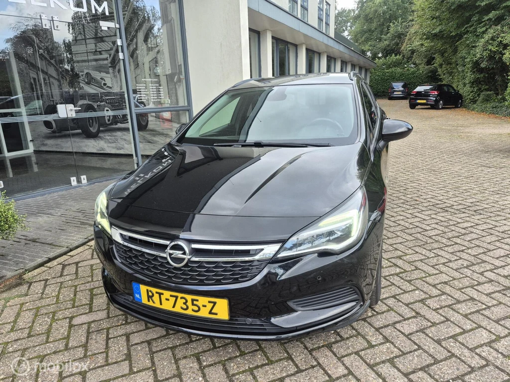 Opel Astra – foto 1