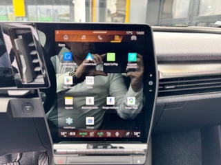 Renault Megane E-Tech – thumbnail 17